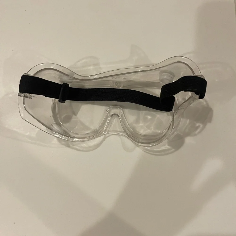 Protective goggles / lab goggles